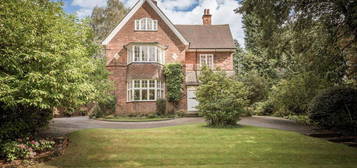 6 bedroom detached house for sale