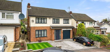 4 bed detached house for sale