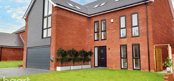 6 bedroom detached house for sale