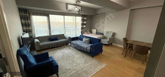 Kiralık 1+1 eşyasız büyük tip fransız balkonlu venezia