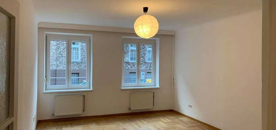 Ruhige 2 Zimmerwohnung Nähe U4 Margaretengürtel - von Architekten renoviert -