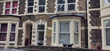 6 bedroom terraced house to rent