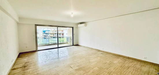 Appartement  à louer, 3 pièces, 2 chambres, 80 m²