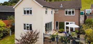 4 bed detached house for sale