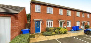 3 bedroom semi-detached house to rent