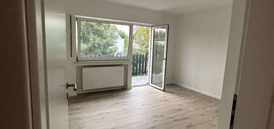 Sanierte 2-Raum-Wohnung mit Balkon und Einbauküche in Ludwigshafen