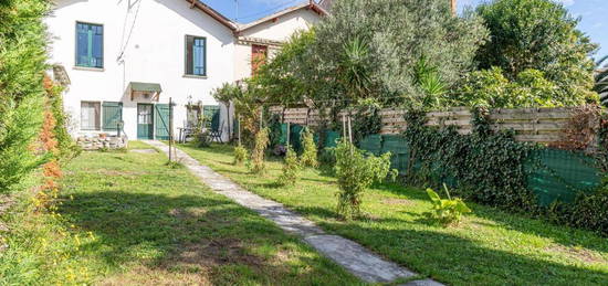 Maison de ville 2 étages  à vendre, 5 pièces, 3 chambres, 100 m²