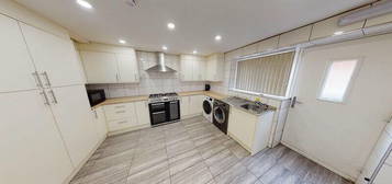 8 bedroom terraced house