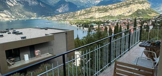 Appartamento con vista sul lago di garda