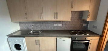 Flat to rent in Shaftesbury Crusade, Bristol BS2