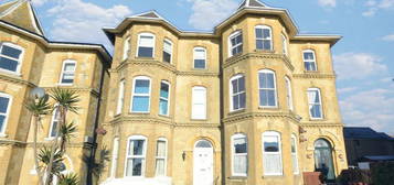 Flat to rent in Alexandra Gardens, Ventnor PO38