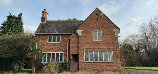 3 bedroom detached house