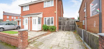 2 bed semi-detached house for sale