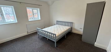 Room to rent in Hornbeam Road, Guildford GU1