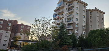 Bayrakl Krfez Evleri Sitesi' nde Kiralk 3+1 Temiz Daire