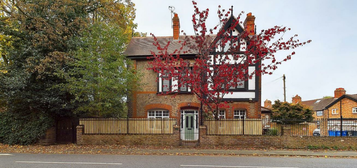 3 bedroom end of terrace house