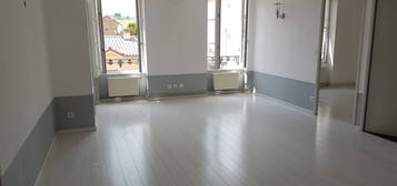 Appartement  à louer, 3 pièces, 2 chambres, 70 m²