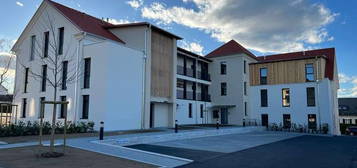 Geförderte 2-Zimmer-Mietwohnung in beliebter Wohnanlage in FEHRING mit Balkon und Carport