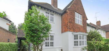 Terraced house to rent in Brooklands Rise, Hampstead Garden Suburb NW11