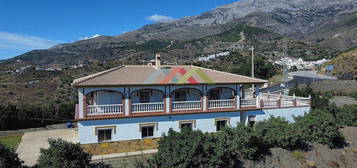 Casa en Sedella