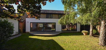 5 bed detached house for sale