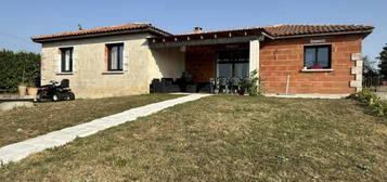 Pavillon de 3 chambres, situé entre le village de Verteuil et Ruffec