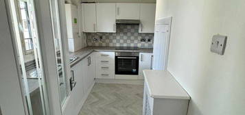 3 bed flat to rent