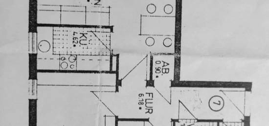 Exklusive, gepflegte 3-Raum-Hochparterre-Wohnung mit Balkon und Einbauküche in Weinsberg