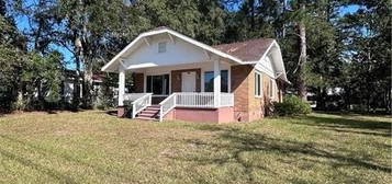 506 St Marys Dr, Waycross, GA 31501