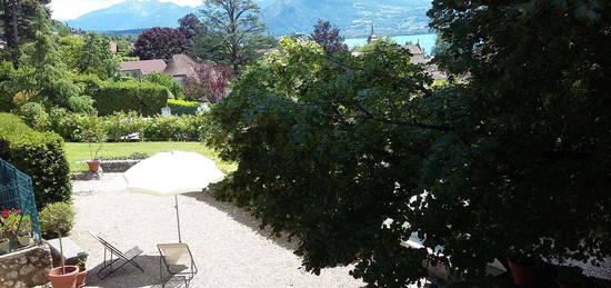 Proche Annecy: location courte durée appartement 3 pièces Veyrier du lac