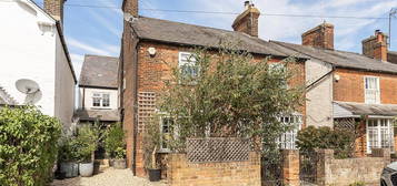 4 bed semi-detached house for sale