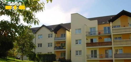 Geräumige 2-Raum-Wohnung mit tollem Ausblick und Stellplatz in Bernsbach!