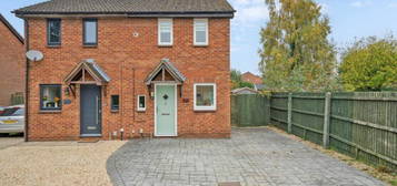 2 bedroom semi-detached house for sale