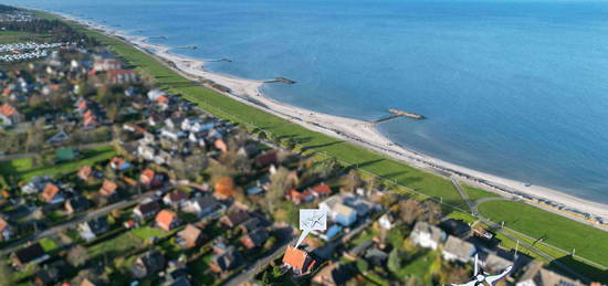 Meerblick inklusive: Doppelhaushälfte mit Kamin und Süd-Terrasse in Schönberg-Kalifornien