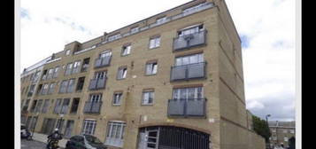 Flat to rent in Chicksand Street, London E1