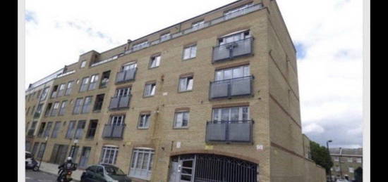 Flat to rent in Chicksand Street, London E1