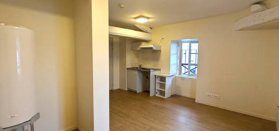 Studio  à louer, 1 pièce, 25 m², Étage 2/2