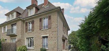 Maison  à vendre, 7 pièces, 5 chambres, 153 m²