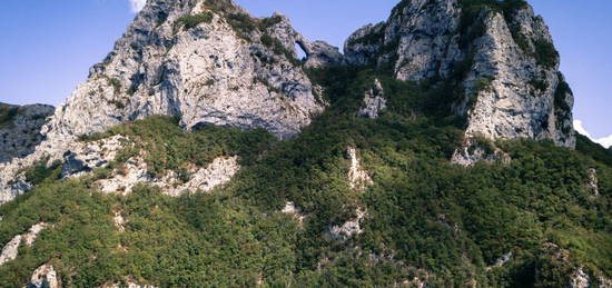 Casa di paese in vendita in via Zeppolino, 10