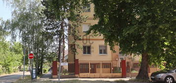 Kecskemét kiadó téglalakás 2 szobás: 130 ezer Ft