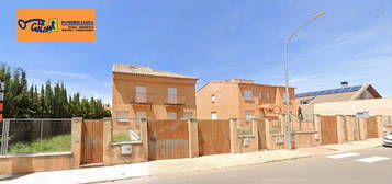 Casa adosada en venta en Valdepeñas