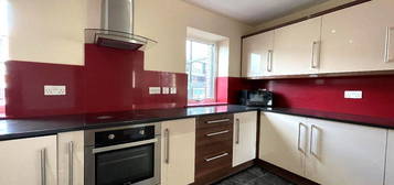 4 bed flat to rent