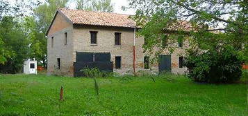 Villa e terreni a Ferrara (FE)