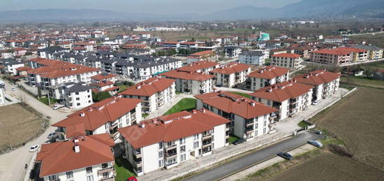 NESİL EMLAKDAN SATILIK 135m2 KOMBİ ANKASTRE TAKILI DAİRE