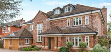 6 bedroom detached house for sale