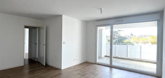 Appartement T3 de 61m2 avec terrasse, place de parking - Ros