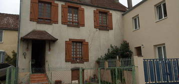 Maison 4 pièces avec jardin et dépendance