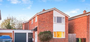 3 bedroom link detached house for sale