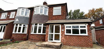 3 bedroom semi-detached house to rent