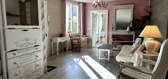 Maison 1 étage meublée  à vendre, 6 pièces, 4 chambres, 218 m²